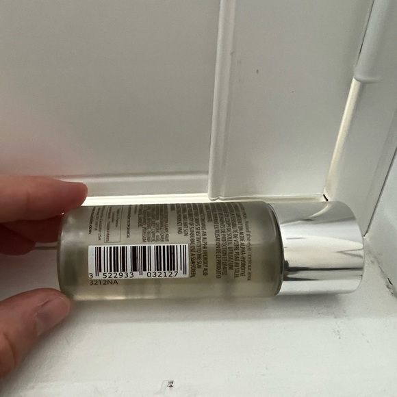 Brand new unopened Caudalie Vinoperfect Concentrated Brightening Essence - Picture 2 of 3